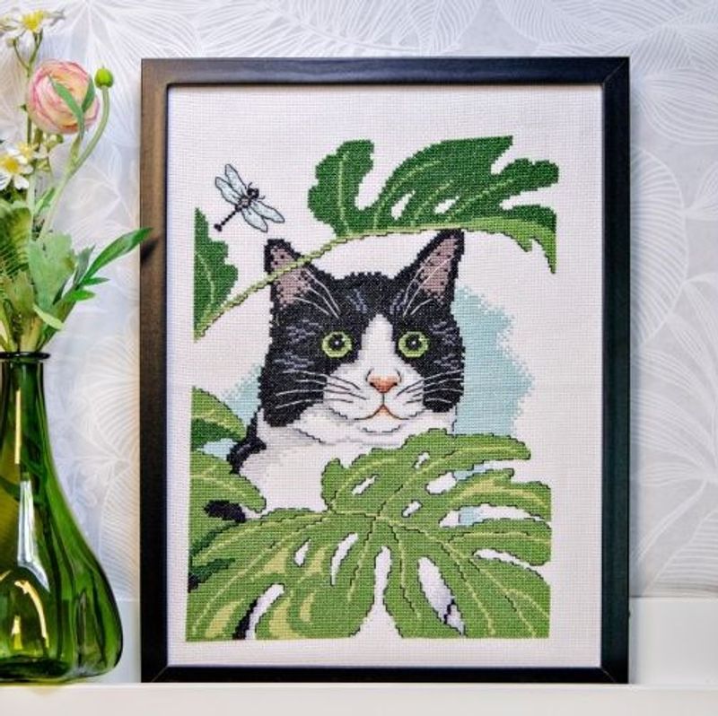 Bilde katt i monsteraen 30 x 40 cm