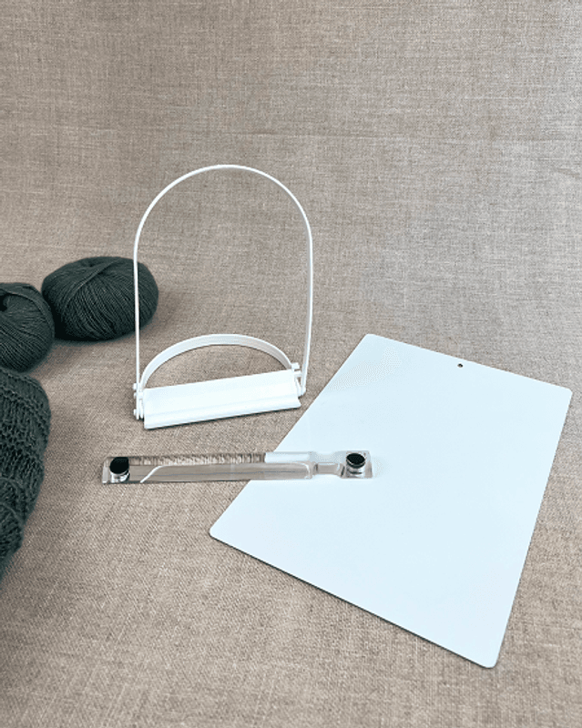 Broderilupe hjelpelinjal med magnet for feste mot metall