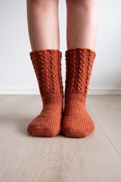 Hovedbilde Heimekos sokker NO + ENG strikkepakke