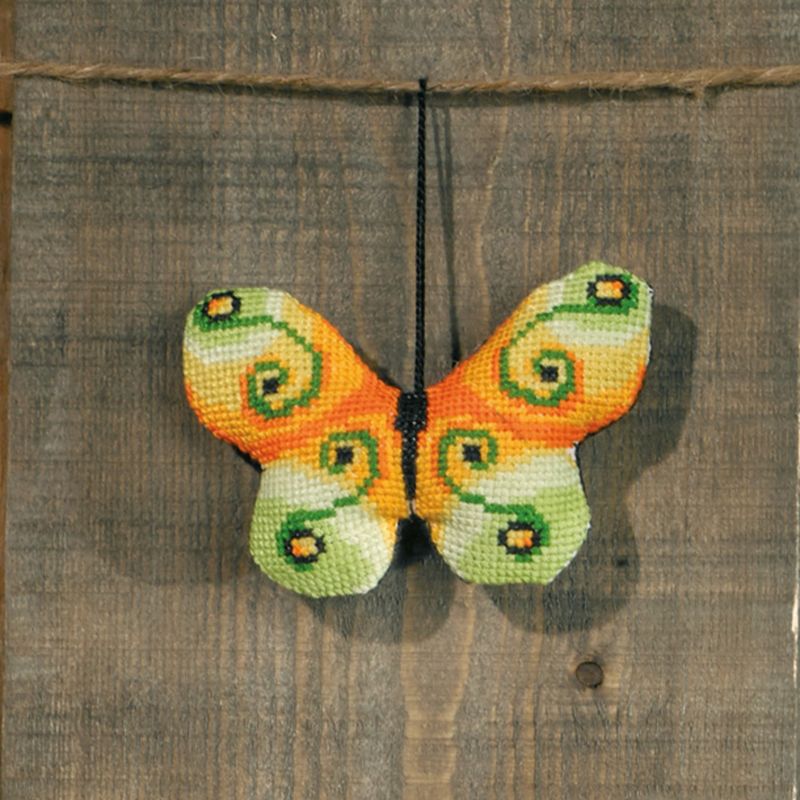 Sommerfugl vinduspynt 9x6 cm - flere farger - broderipakke 